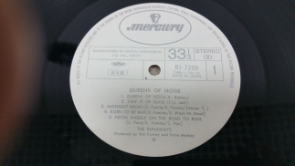 Runaways	1977	Queens Of Noise	Mercury	Japan	